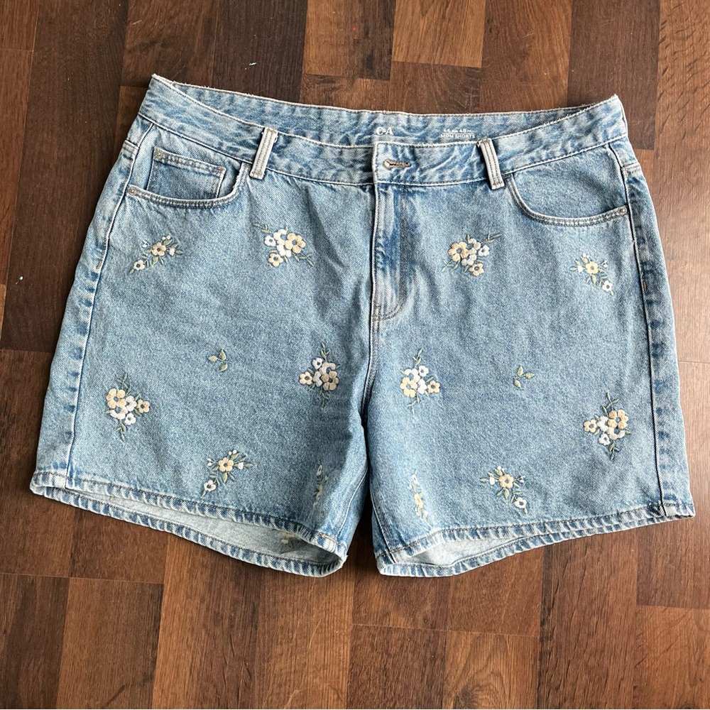 C&A‎ Mom Shorts Women's 14 US 46 EUR Blue Denim 100% Cotton  embroidered flowers